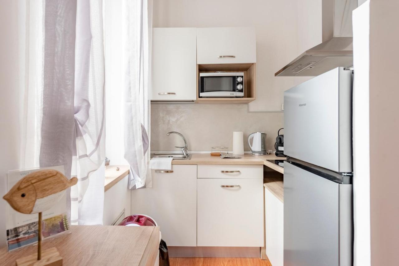 Mazzini 12, Elegant Central Apartment With Free Private Garage 800 M, Air Conditioning, Wi-Fi, Just 100 M From The Public Beach Rapallo Exterior foto