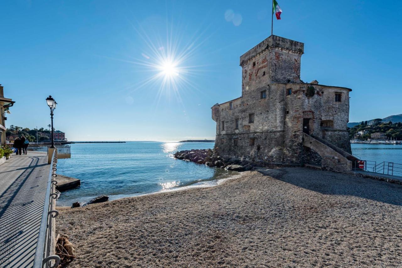 Mazzini 12, Elegant Central Apartment With Free Private Garage 800 M, Air Conditioning, Wi-Fi, Just 100 M From The Public Beach Rapallo Exterior foto