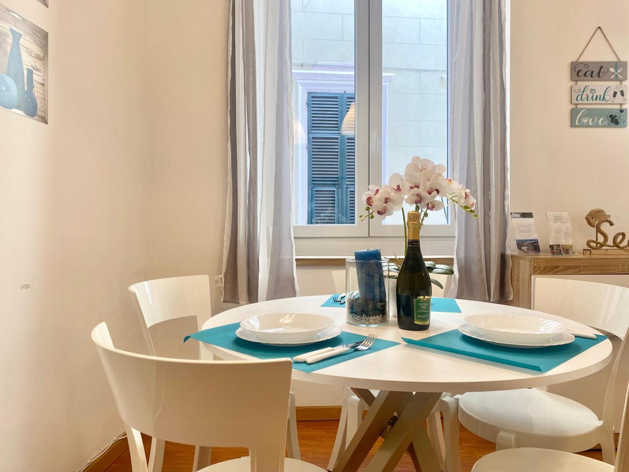 Mazzini 12, Elegant Central Apartment With Free Private Garage 800 M, Air Conditioning, Wi-Fi, Just 100 M From The Public Beach Rapallo Exterior foto